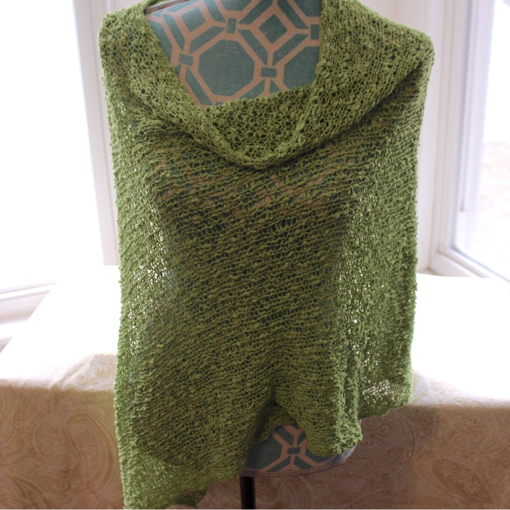 Green shawl or scarf